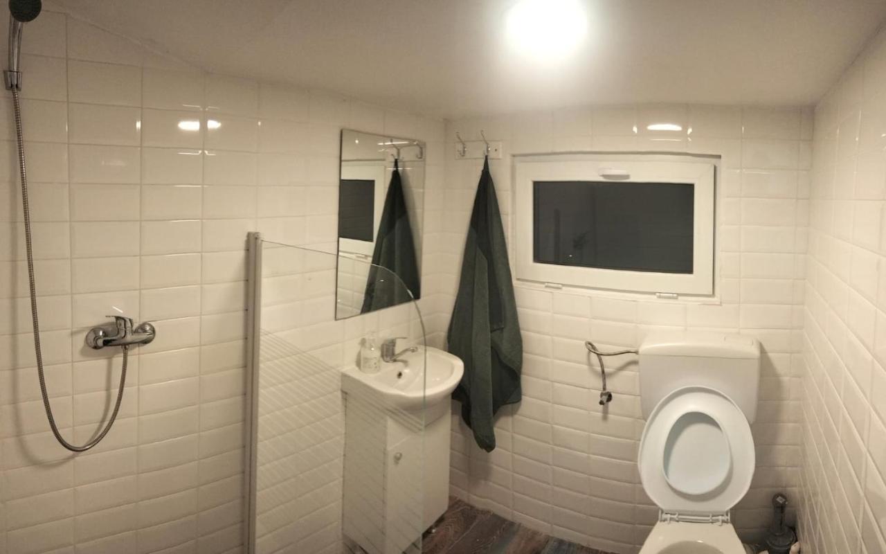 Ferienwohnung Doi Iepuri Azuga Exterior foto
